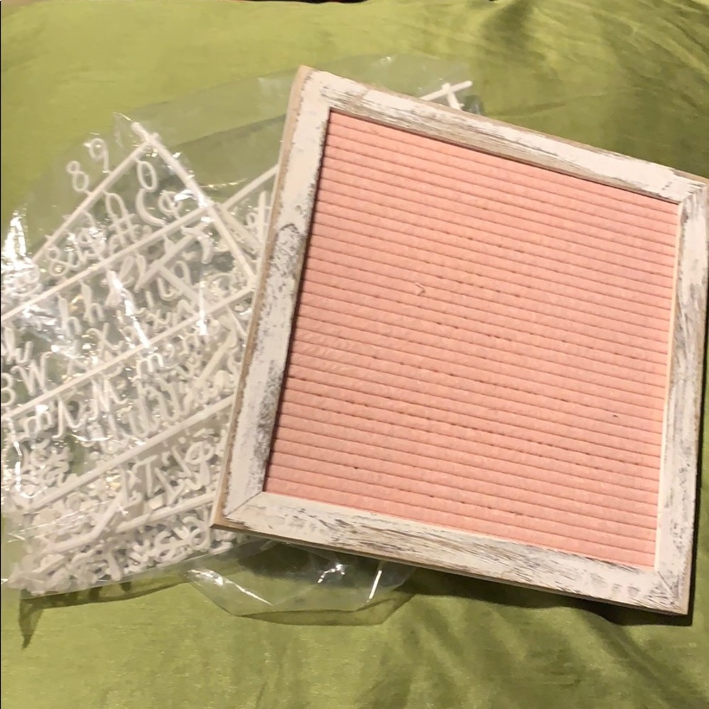 PINK AND WHITE DISTRESSED FELT BOARD